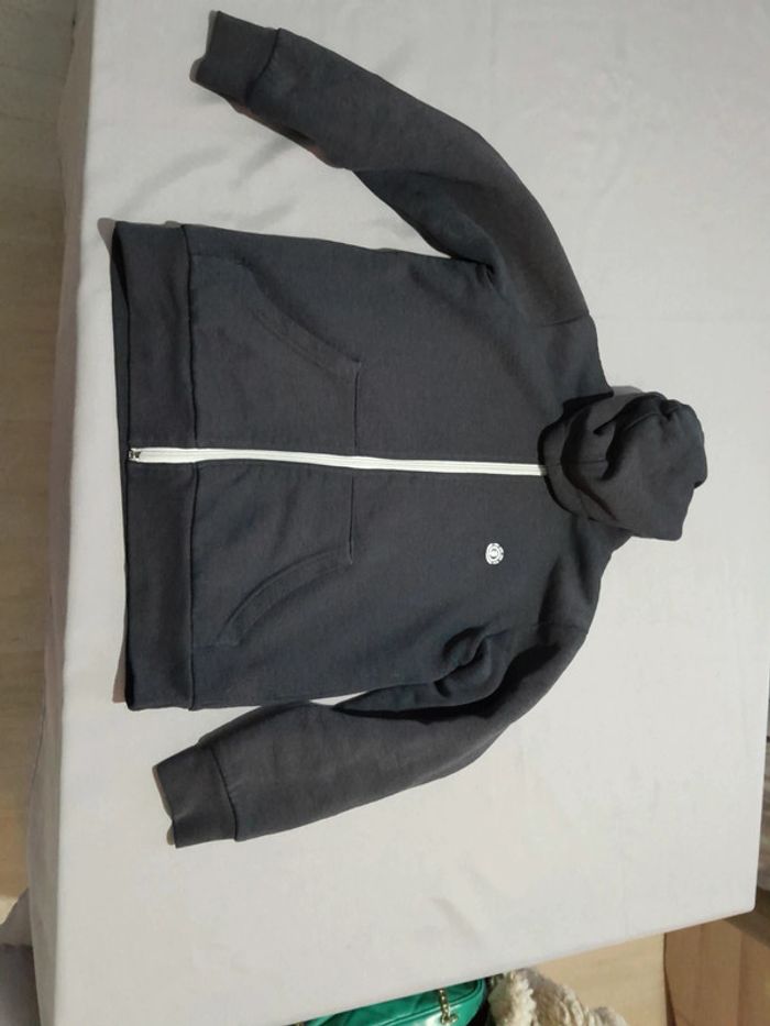 Gilet capuche element