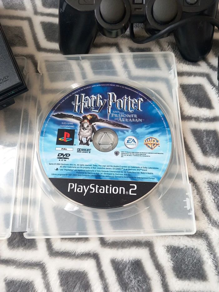PlayStation 2 slim avec une manette et un jeu harry potter prisonnier et azkaban - photo numéro 6