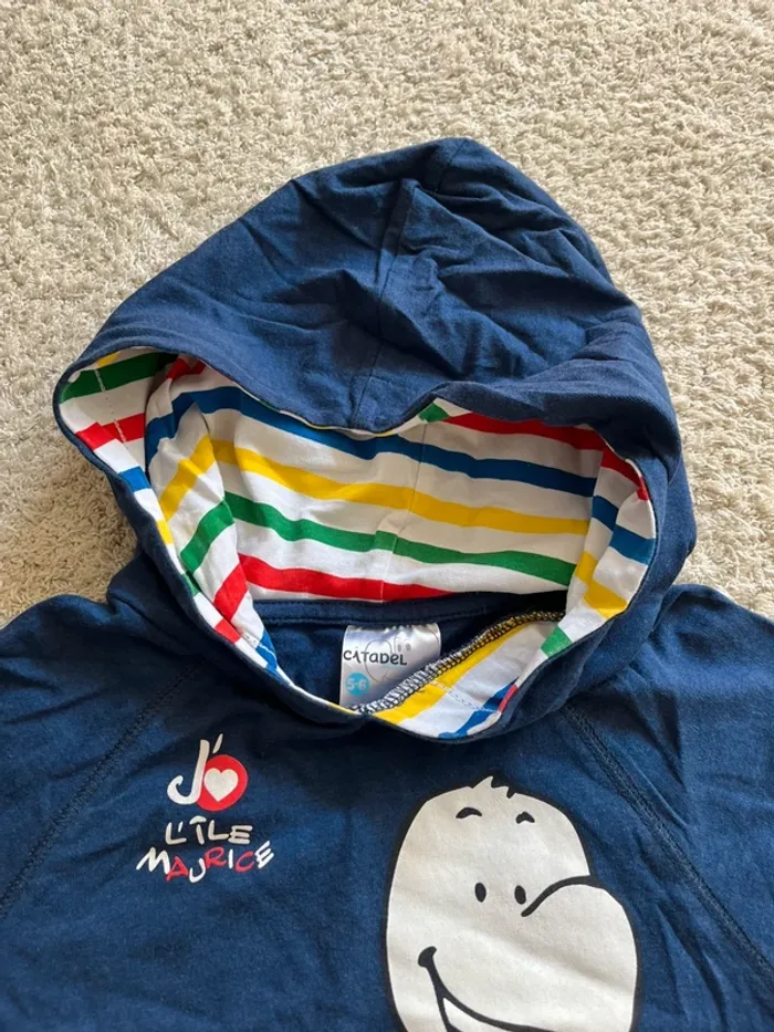 Teeshirt manches courtes à capuche île Maurice marque Catadel taille 5-6 ans - photo numéro 4