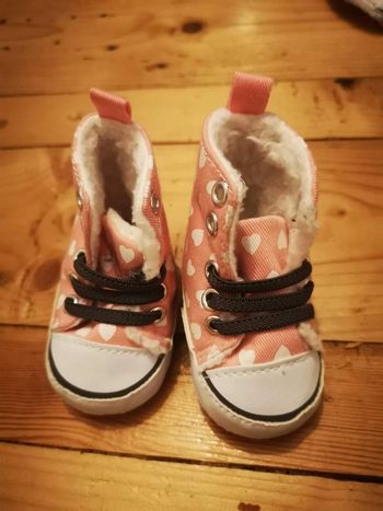 Chaussure 0.3mois rose et blanche neuve