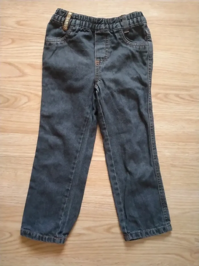 lot de 2 jeans. filles. taille 5 ans - photo numéro 2