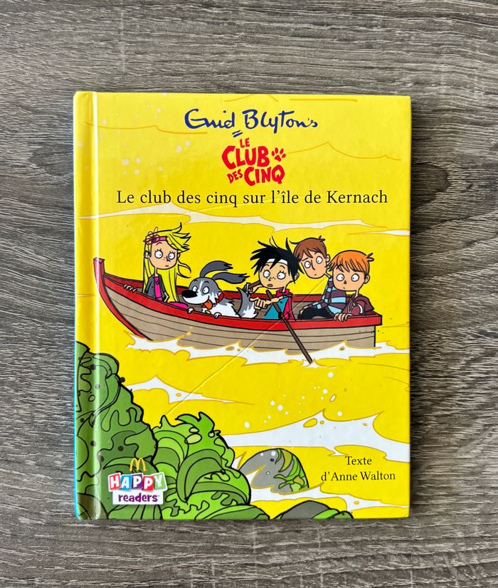 Livre Le club des cinq sur l'île de Kernach - photo numéro 8