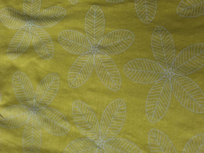 Magnifique robe jaune à fleurs blanches 8 ans Okaïdi encolure "collier" - photo numéro 6