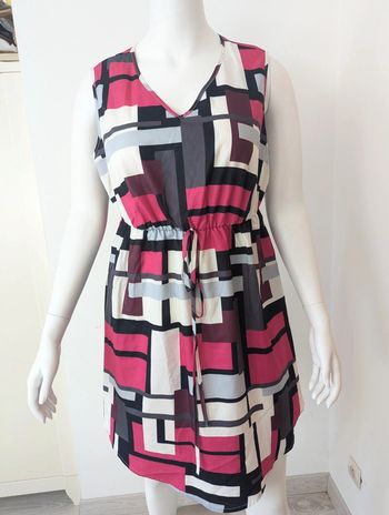 Belle robe d'été taille 46 coloré