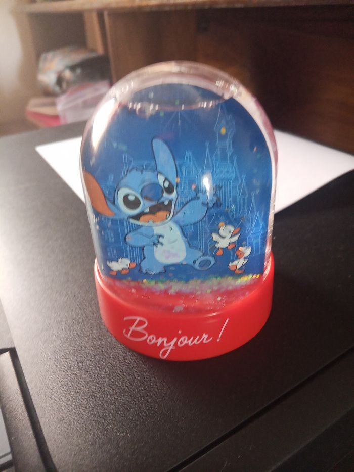 Boule à neige stitch, Mickey et Minnie Disneyland Paris neuve