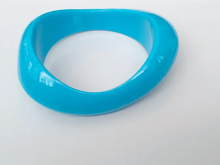 🌀 Bracelet design en acrylique bleu tendance coloré été - photo numéro 2