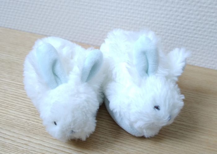 Doudou et compagnie chausson lapin tout doux grelots - photo numéro 2