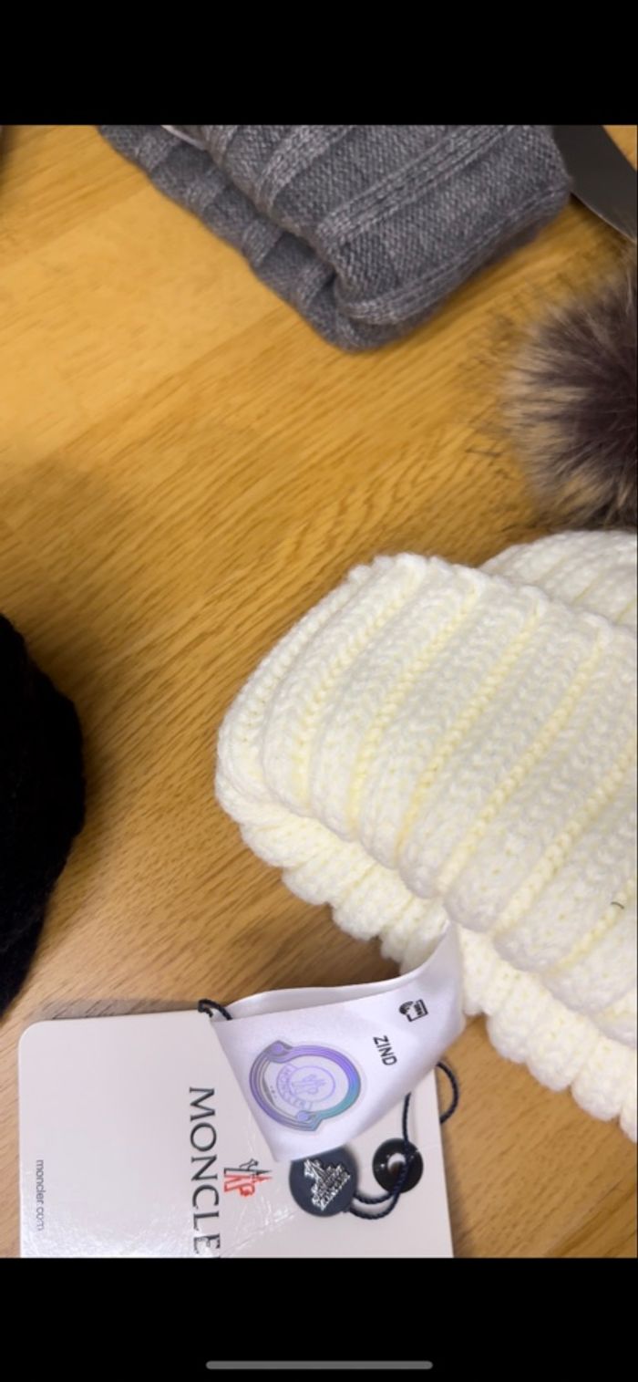 Bonnet M blanc - photo numéro 2