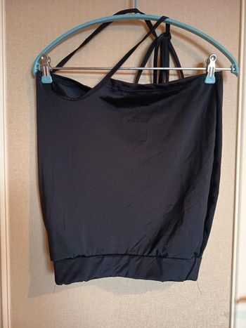 Crop top noir . Marque shein.