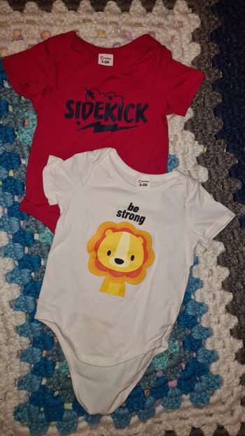 Lot de 2 bodies 6/9 mois