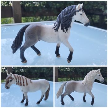 Lot de 3 Chevaux Scheich : noir et blanc, gris et blanc et blanc
