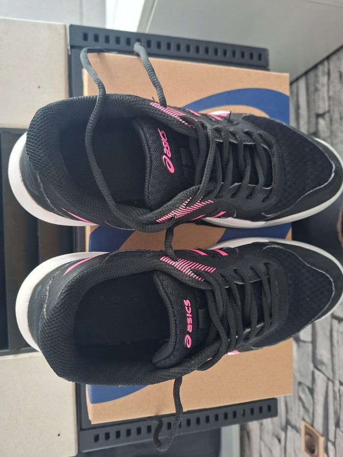 Basket fille/femme Asics comme neuves - photo numéro 3