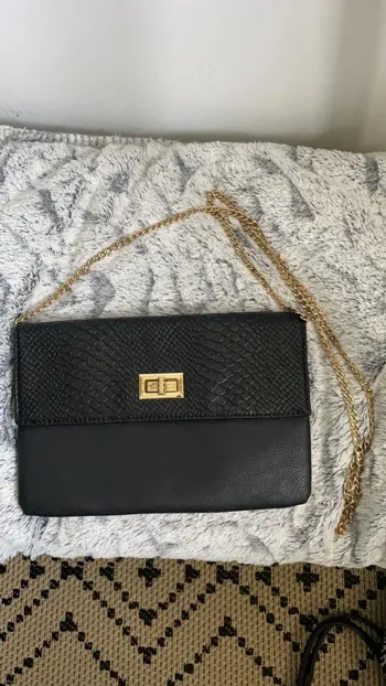 Pochette avec chainette Jennyfer