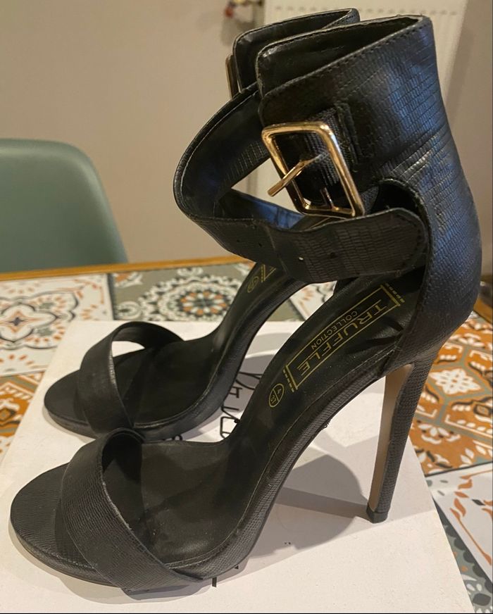 Chaussures noires à talon femme