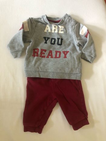 Ensemble jogging taille 6 mois