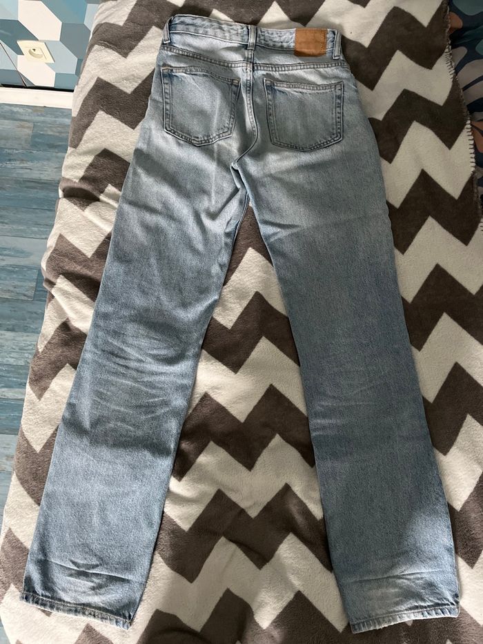 Jean bleu Pull & Bear, en très bon état. - photo numéro 2