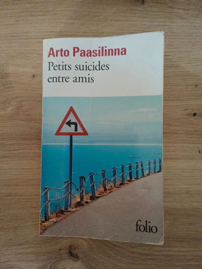 Livre Petit suicide entre amis