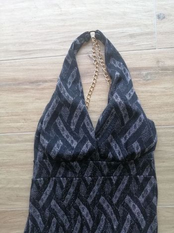 Robe dos nu en très bon état