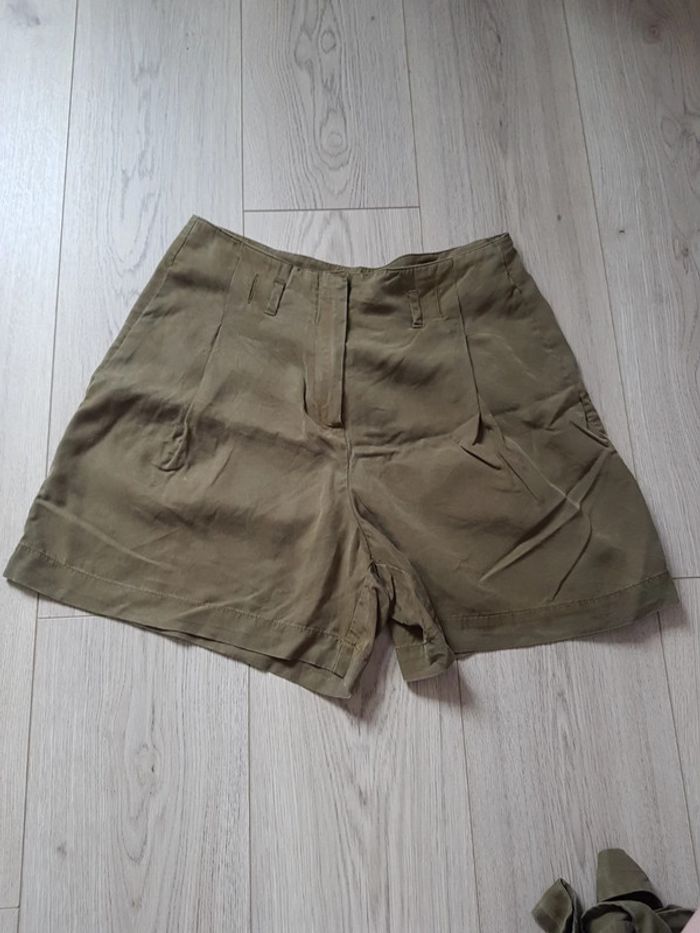 Short taille haute taille 40  fluide