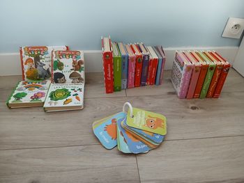 Lotb de 16  livre bébé avec état différents