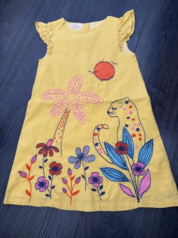 Robe, taille 6 ans.