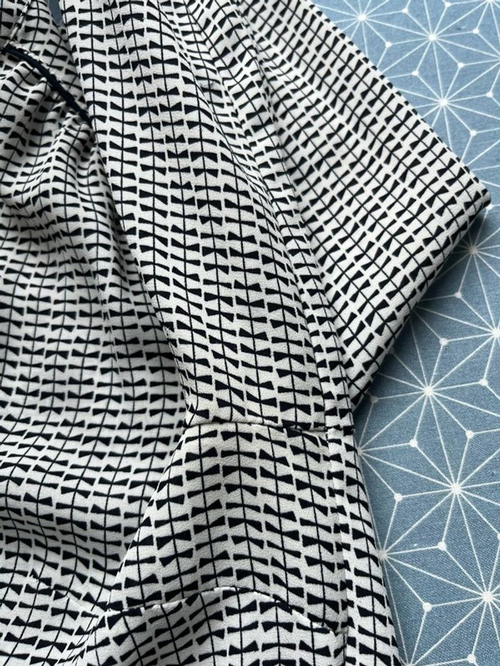 Haut à motifs femme couleur blanc noir Kiabi taille M très bon état - photo numéro 3