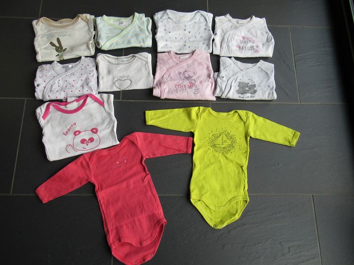 Lot de 77 vêtements fille 3 mois + chaussettes - photo numéro 5