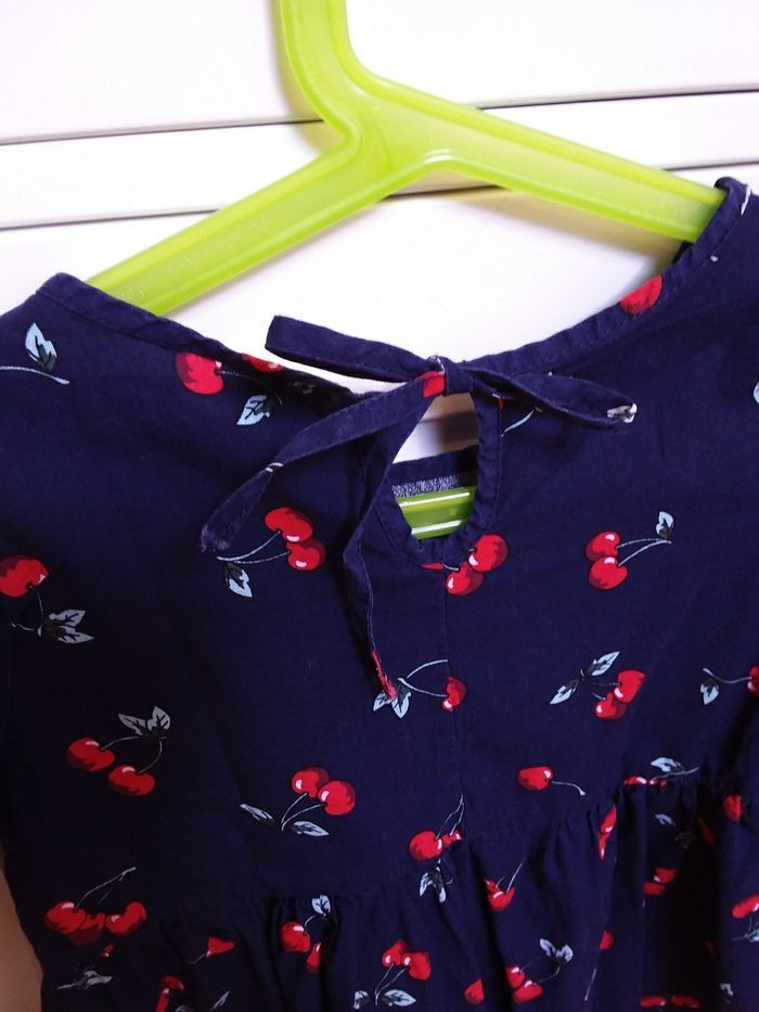 Robe marine à motif cerises en taille 3 ans - photo numéro 2