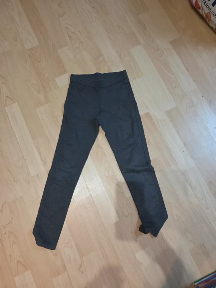 Legging kiabi taille 10ans fille gris