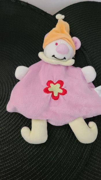 Doudou Auchan Ours Violet bonnet orange Plat