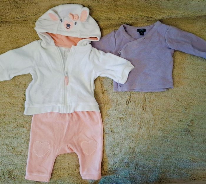 Lot vêtements bébé fille