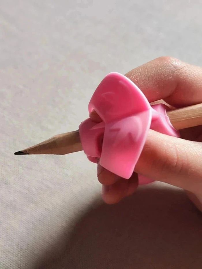 Correcteur de posture d'écriture en silicone souple - photo numéro 3