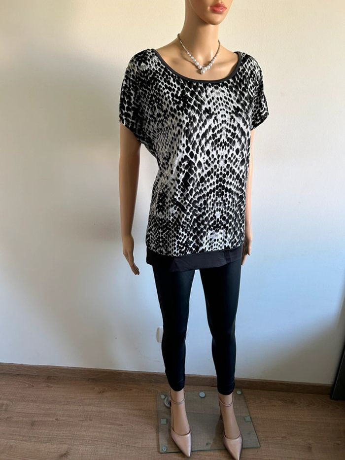 Blouse noire et blanche à manches courtes JBC taille M jamais portée - photo numéro 4