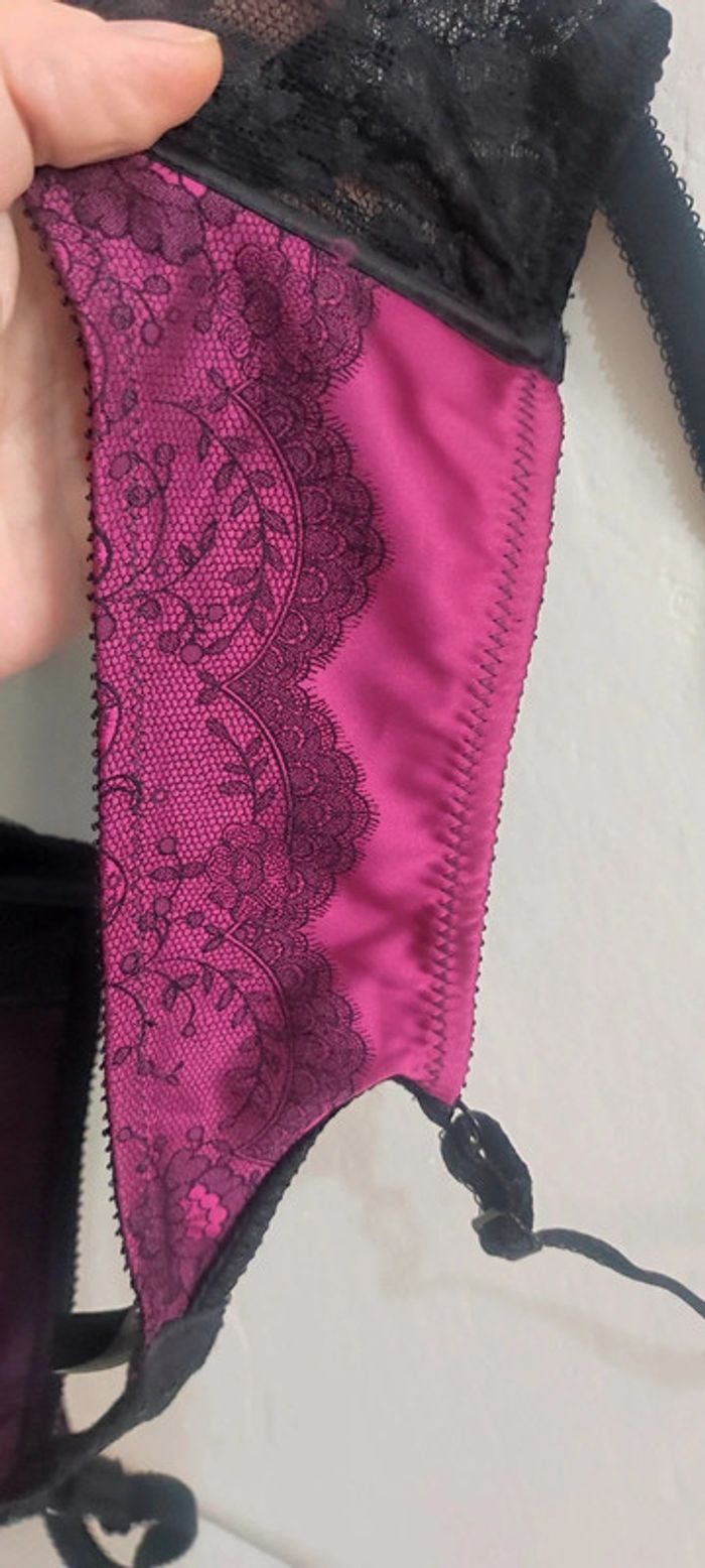 Soutien gorge balconnet en dentelle avec armatures Chantelle taille Fr80B/EU 65B/ Us,UK 30B - photo numéro 6