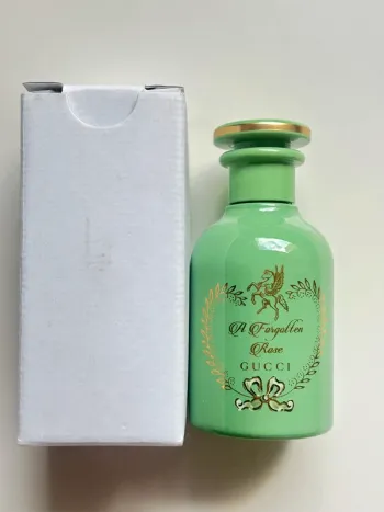 The Alchemist's Garden a forgotten rose Gucci huile neuf