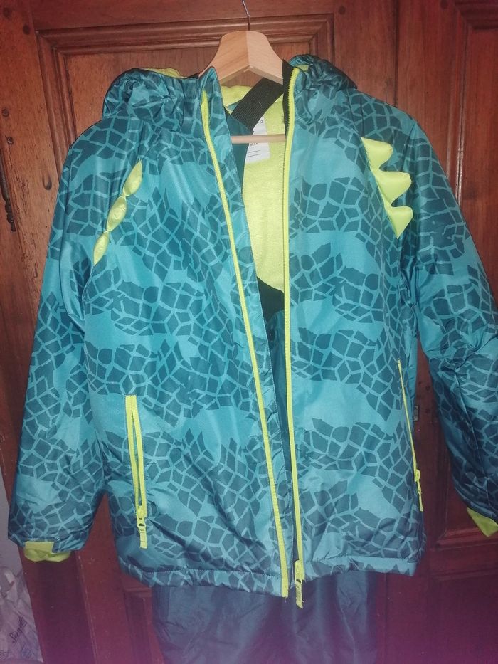 Ensemble doudoune, salopette de ski et gants enfant mixte 12 ans - photo numéro 2