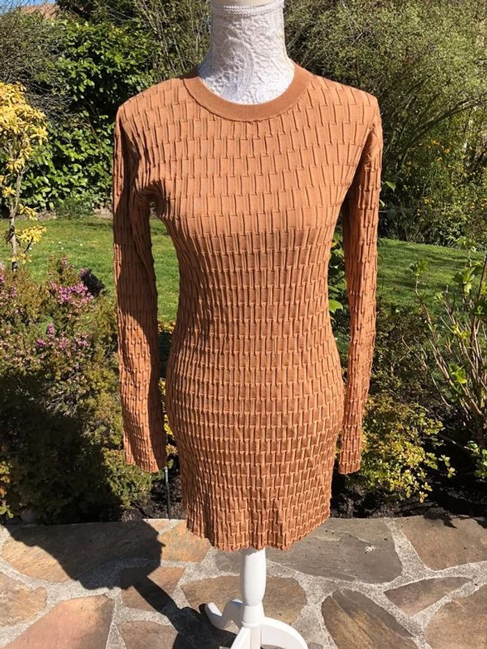 Robe H&M neuve taille 38 - photo numéro 4