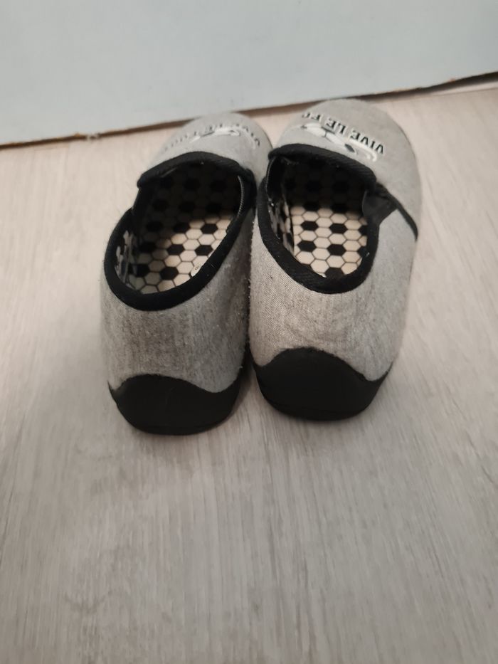 Chaussons "Foot" P33 comme neufs - photo numéro 4