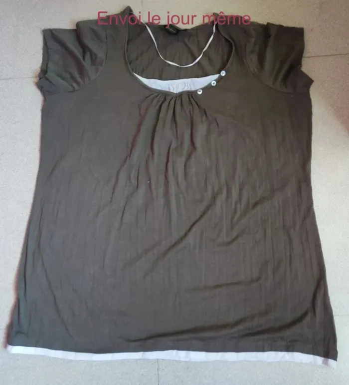 Tee shirt kaki