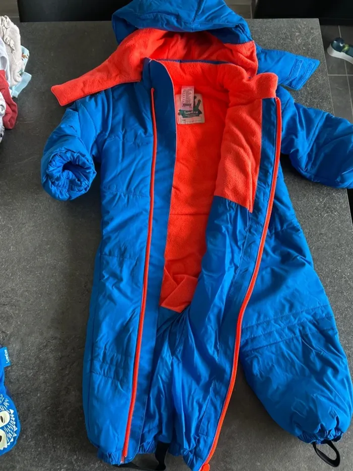 Combinaison de ski + gants 18 mois - photo numéro 6