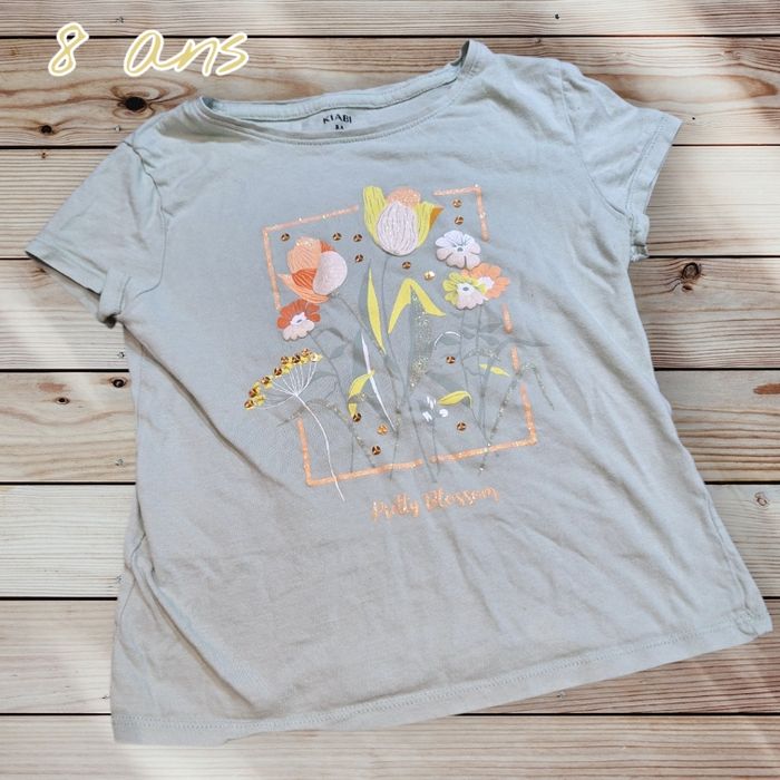 T-shirt fleuri Kiabi – 8 ans