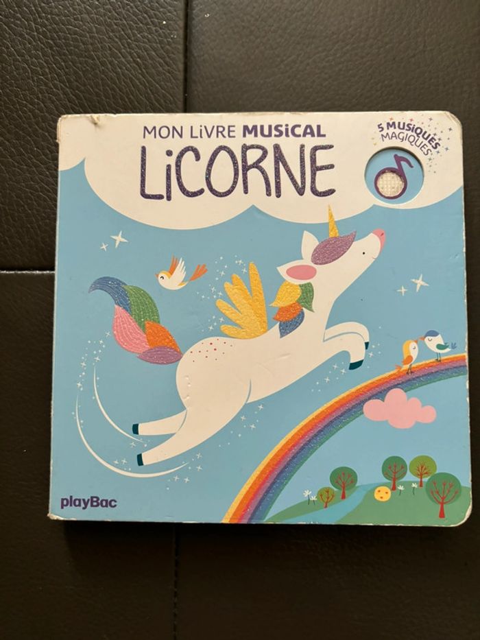 Livre musical licorne