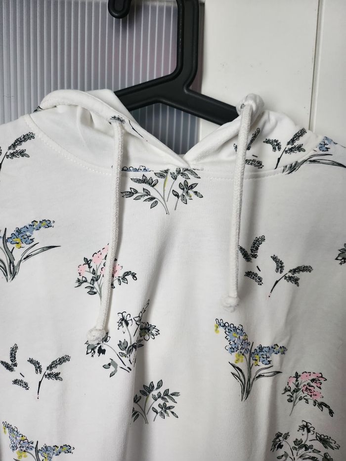 Pull a capuche femme taille 42 - photo numéro 2