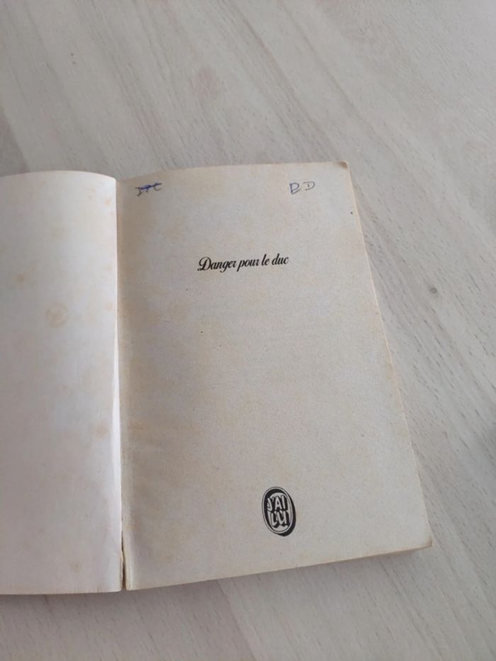 Lot 4 livres poche Cartland corsaire reine danger duc amours mexicaines - photo numéro 7