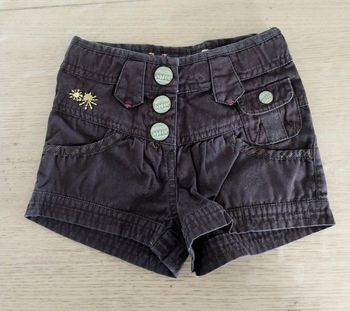 Short fille 2ans en très bon état