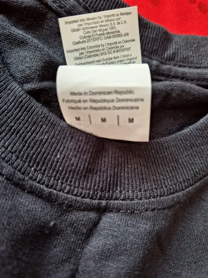 Tee shirt neuf - photo numéro 3