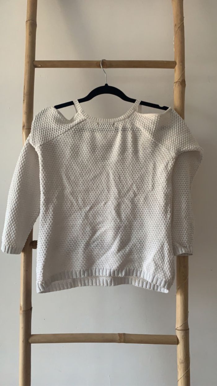 Pull blanc épaules dénudée - photo numéro 2