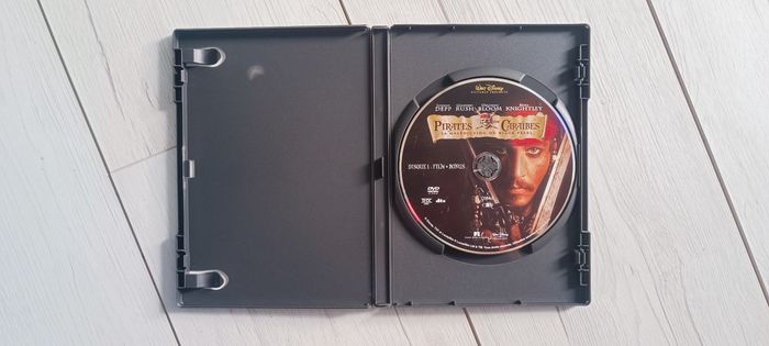 💿 DVD Disney Pirate des Caraïbes - La malédiction du Black Pearl 💿 - photo numéro 3