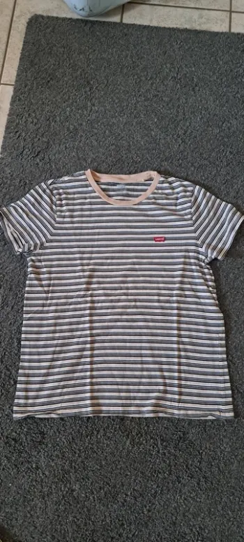 T-shirt LEVI'S, taille M, neuf
