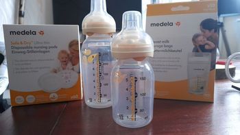 Lot biberons, Sachets de conservation et coussinets allaitement